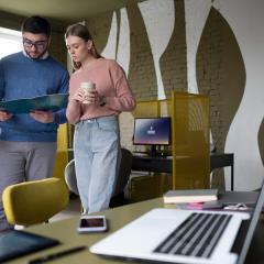 Reklama firmy informatycznej – skuteczny marketing IT i pozyskiwanie klientów B2B