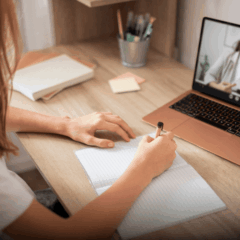 Reklama szkoły językowej w Google